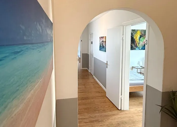 Апартаменты Spacious House In At Hamburg